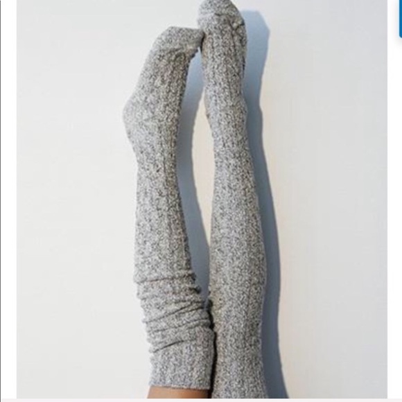 Luxury 🤩 Cable Knit Thigh High socks - Picture 4 of 8
